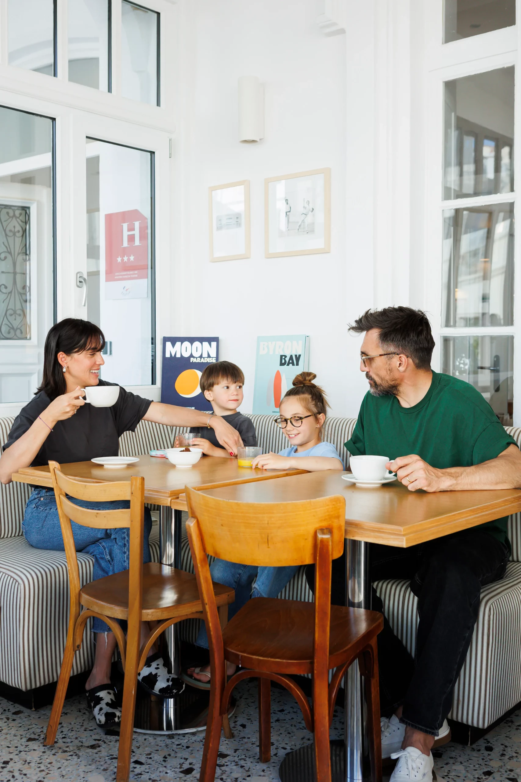 Famille_Biarritz_petit-dejeuner